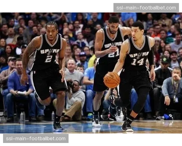 全员都做好了登场准备，打马刺坚持快速节奏